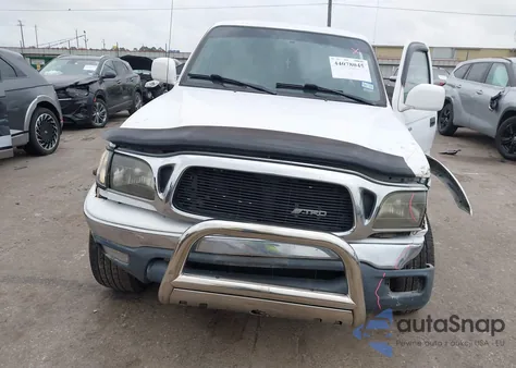 2001 Toyota Tacoma Prerunner V6 z USA, uszkodzony, nr VIN 5TEGN92N41Z780180